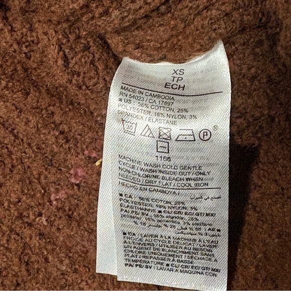 Old Navy Women’s Mock Neck Cropped Top Sweater - Picture 8 of 10